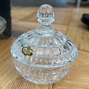 Crystal dish with lid
